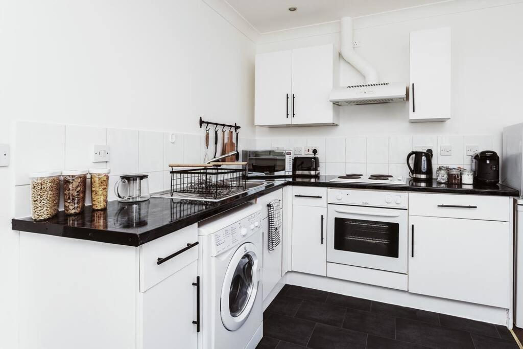 The Minimalist - Entire 1 Bed Flat Near Gunwharf Quays, Ground Floor Flat Private Entrance Apartment Portsmouth Exterior foto